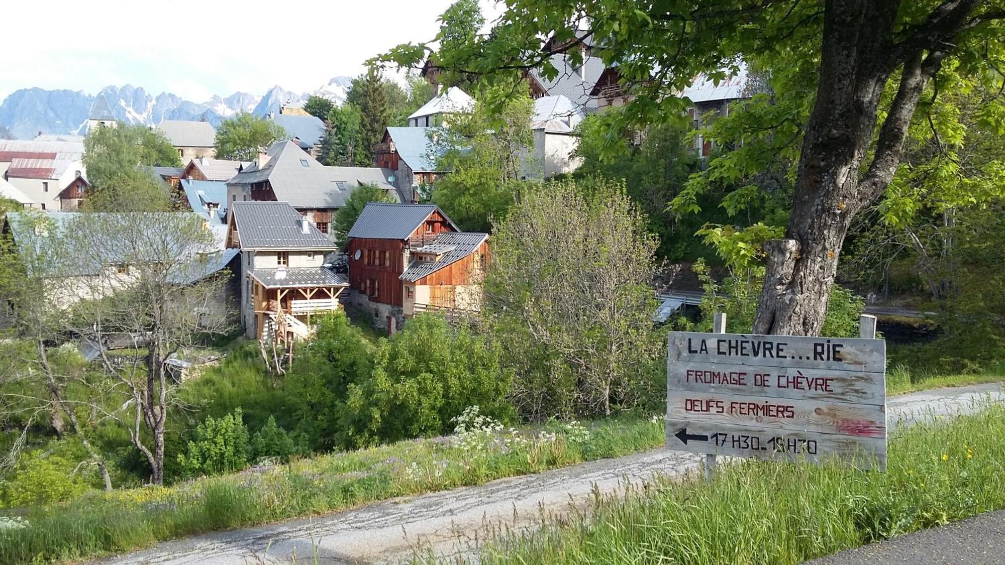 Chalet La Cachette Cyclists & Skiers Le Bourg-dʼOisans Esterno foto