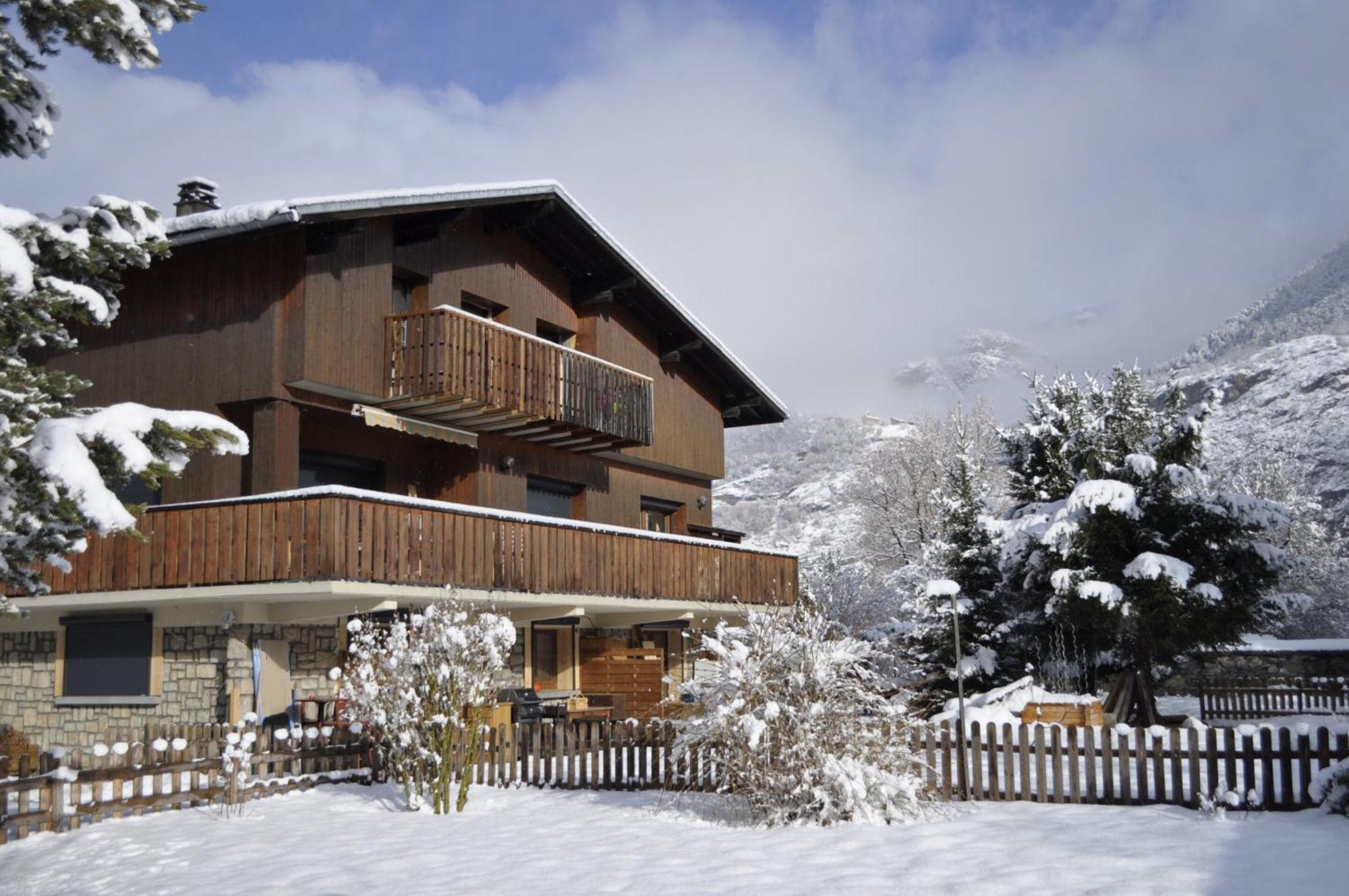 Chalet La Cachette Cyclists & Skiers Le Bourg-dʼOisans Esterno foto