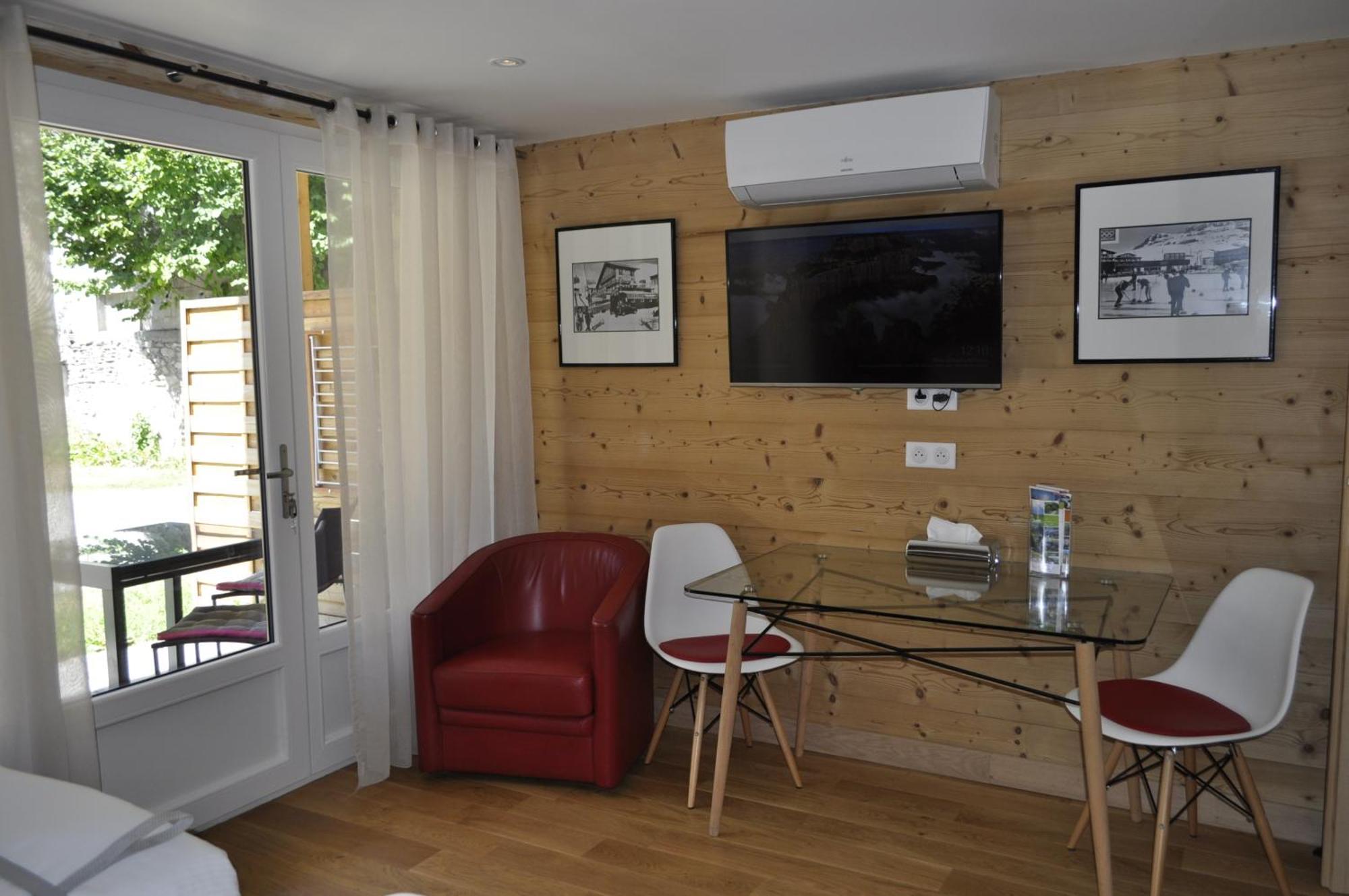 Chalet La Cachette Cyclists & Skiers Le Bourg-dʼOisans Esterno foto