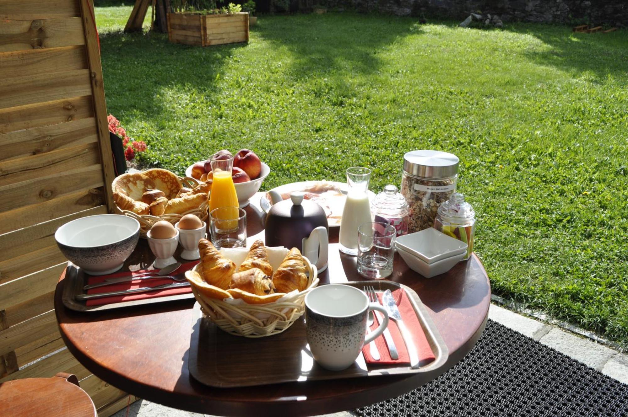Chalet La Cachette Cyclists & Skiers Le Bourg-dʼOisans Esterno foto